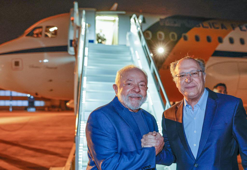 Presidentes latinoamericanos viajan a Bruselas para III Cumbre de la Celac-UE goo.su/7NjjLH  

#PoetasDelMundoEnVenezuela #VivaElSemilleroDeLaPatria
