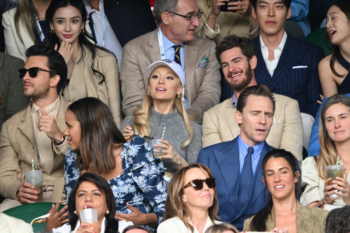 altvalorasoo's tweet photo. angelababy, kim woobin, krystal, jonathan bailey, ariana grande, andrew garfield, tom hiddleston in one frame https://t.co/VJbKjvHm23