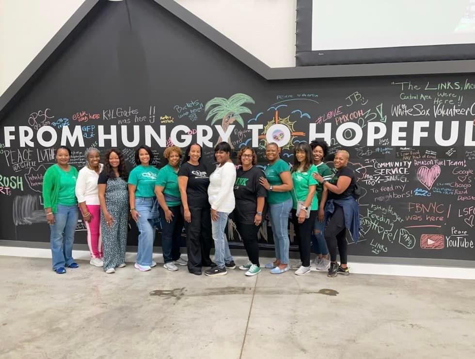 DrCherylPruitt's tweet photo. Our chapter Northern Indiana Chapter of The Links, Incorporated had an amazing time at the 47th Central Area of The Links, Incorporated Conference! We worked and enjoyed sisterly time with one another. ππ€π #GreaterChicagoFoodDepository #NILinks #LinkInFriendship https://t.co/DCgje6konF