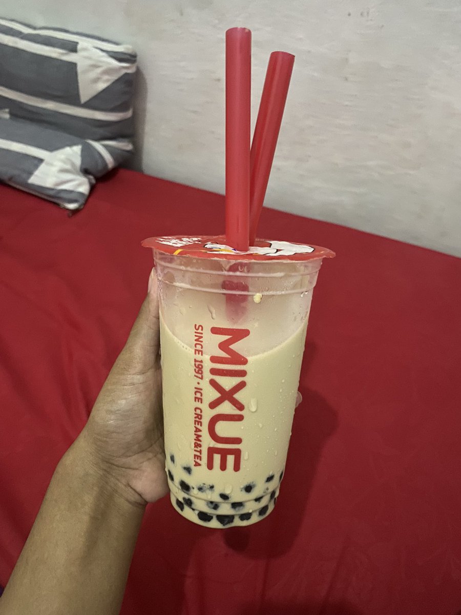 anjaninandyalaa's tweet photo. Kenapa sedotannya ada 2? Karna aku gabisa berjauhan dri mas😝🥰 https://t.co/kuRSJ5X9u4