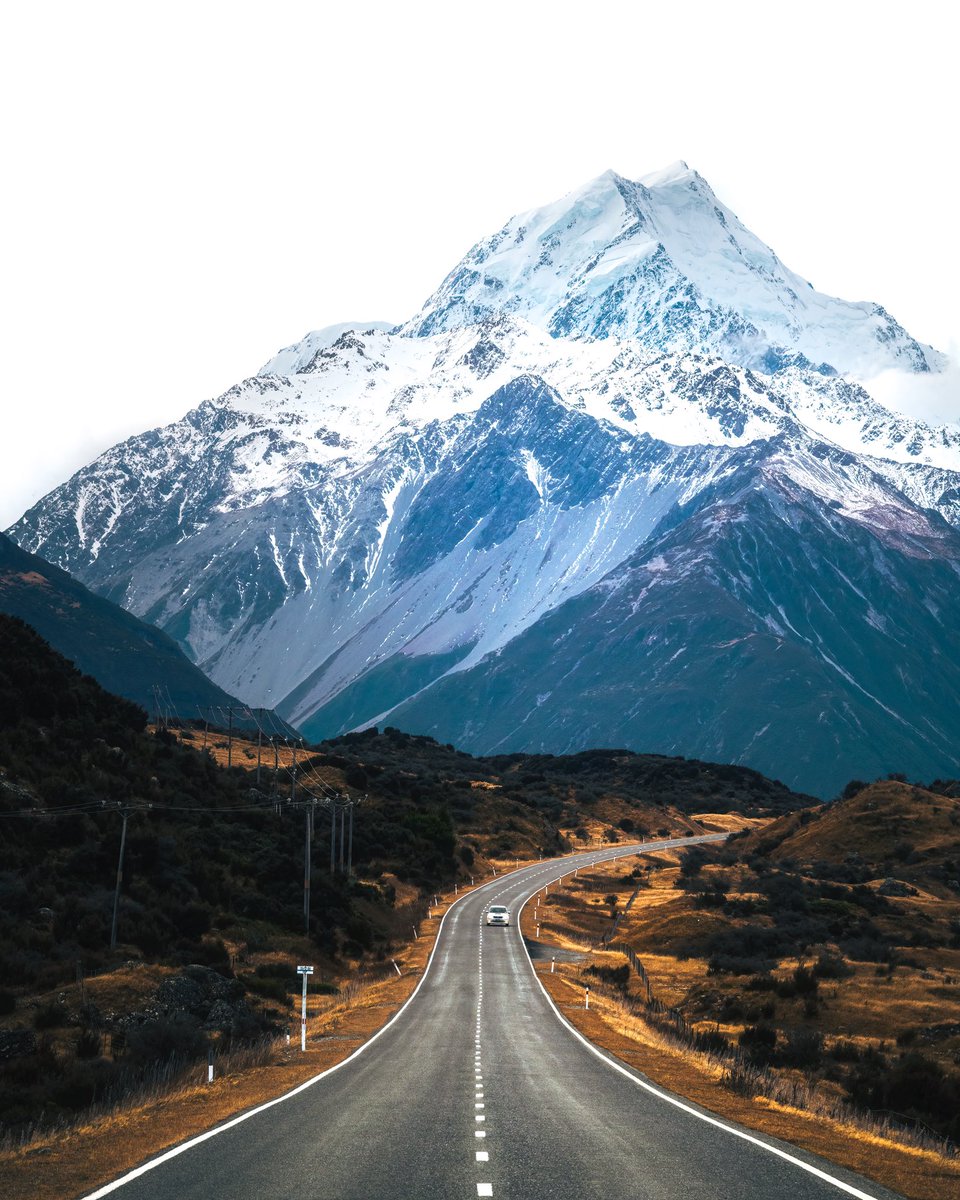 Leading to the mountains. #NewZealand #mountcook #travel #nature #aorakimountcook