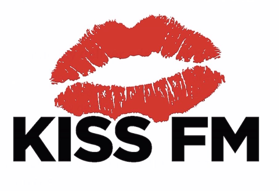 Aunque llevo unos días en directo, quería compartir con todos, el anuncio 📣 de que ya podéis escucharme en @kissfm_oficial. Será todo un placer poder compartir antena con grandes compañeros que son unas fieras de la radio musical. Te espero en Kiss.
