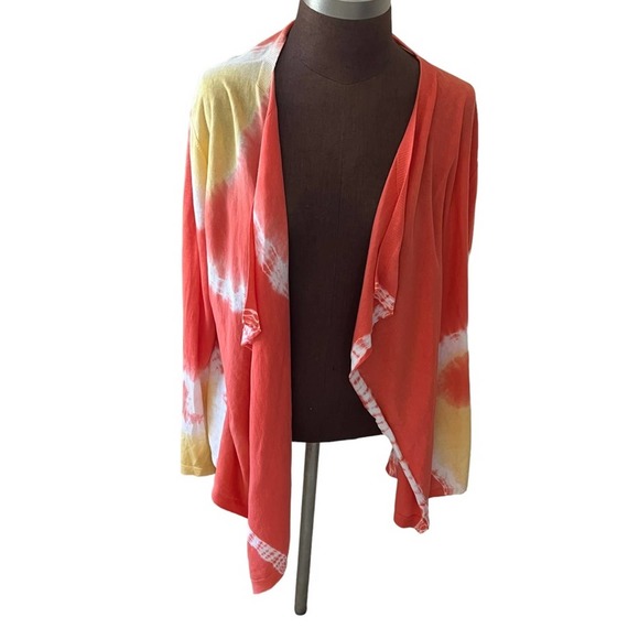 So good I had to share! Check out all the items I'm loving on <a href="/Poshmarkapp/">Poshmark</a> #poshmark #fashion #style #shopmycloset #elliatt #rixo #lafayette148newyork: posh.mk/5aqgvOF8tBb