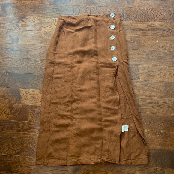 LyNaty2's tweet photo. So good I had to share! Check out all the items I'm loving on @Poshmarkapp #poshmark #fashion #style #shopmycloset #zara: https://t.co/YBtHvTa6ei https://t.co/MKtZN3lIJU