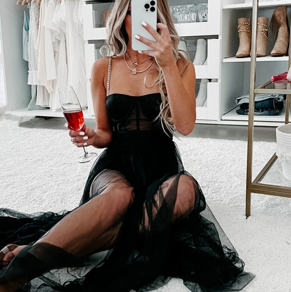 So good I had to share! Check out all the items I'm loving on <a href="/Poshmarkapp/">Poshmark</a> #poshmark #fashion #style #shopmycloset #pinklily #nanamacs: posh.mk/PEQZLJK8tBb