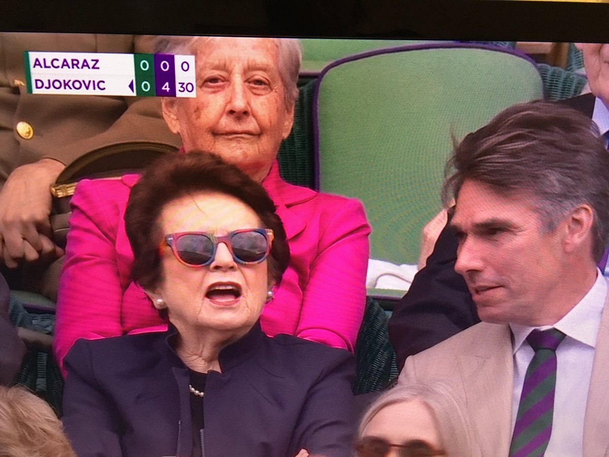 scont7's tweet photo. Cuando la doctora Cordero va a Wimbledon… https://t.co/vnlJnWydpz