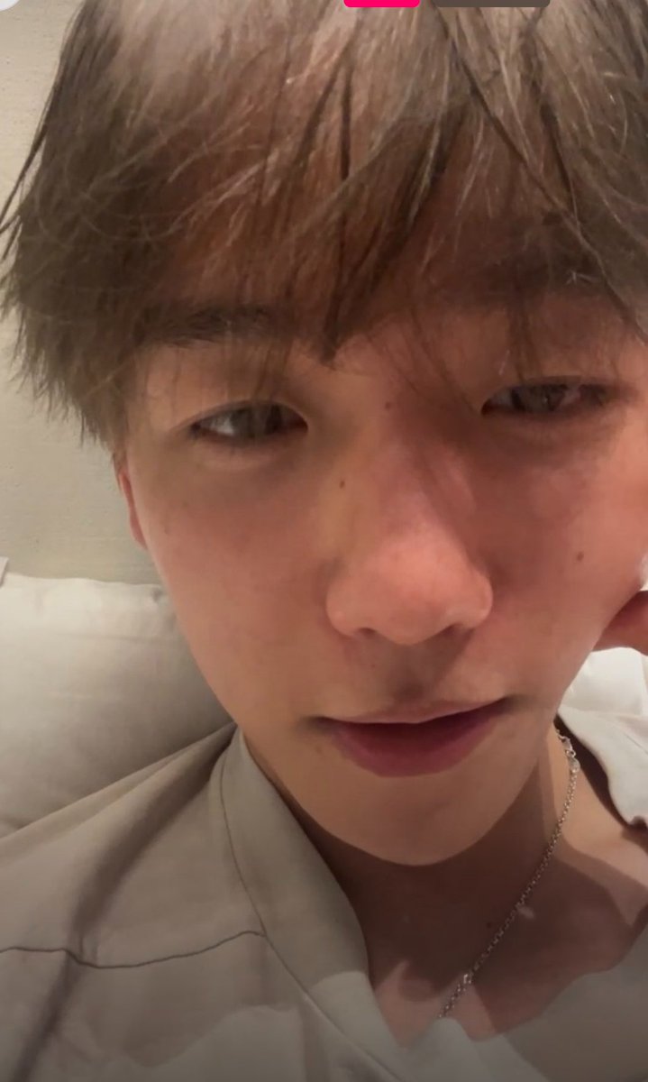mochideIight's tweet photo. HIS BARE FACE IS THE PRETTIEST https://t.co/NsFwbN41XQ