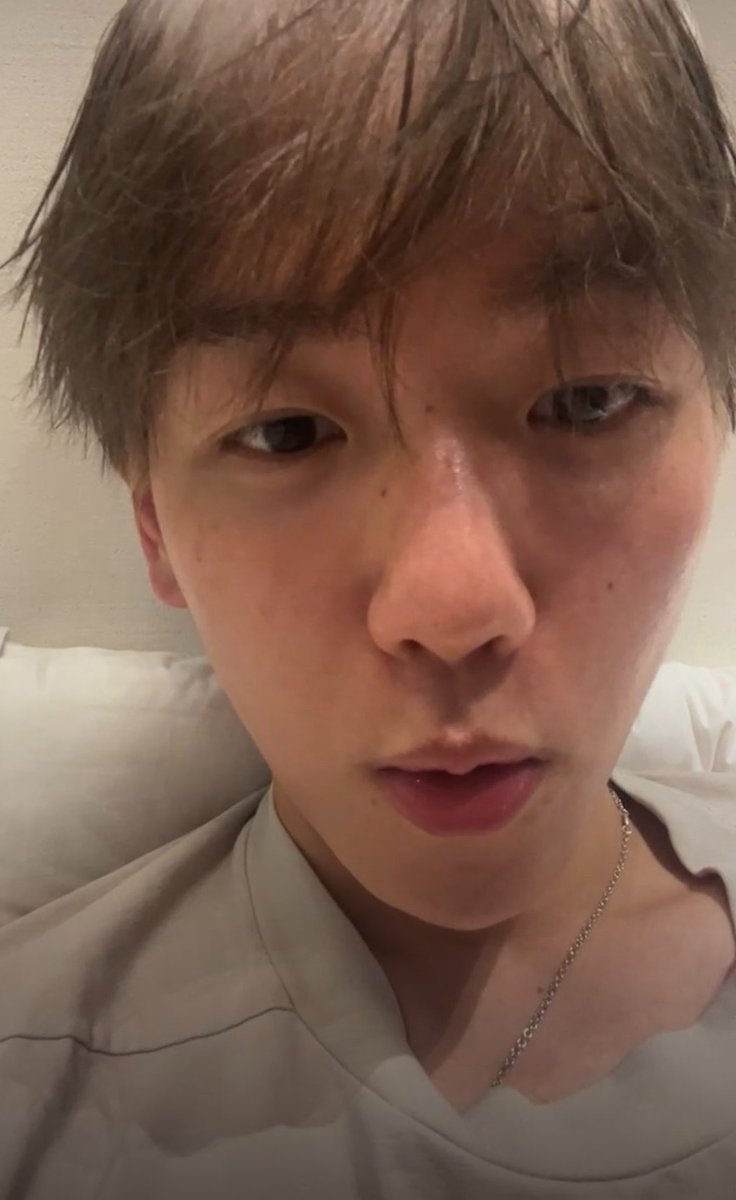 mochideIight's tweet photo. HIS BARE FACE IS THE PRETTIEST https://t.co/NsFwbN41XQ