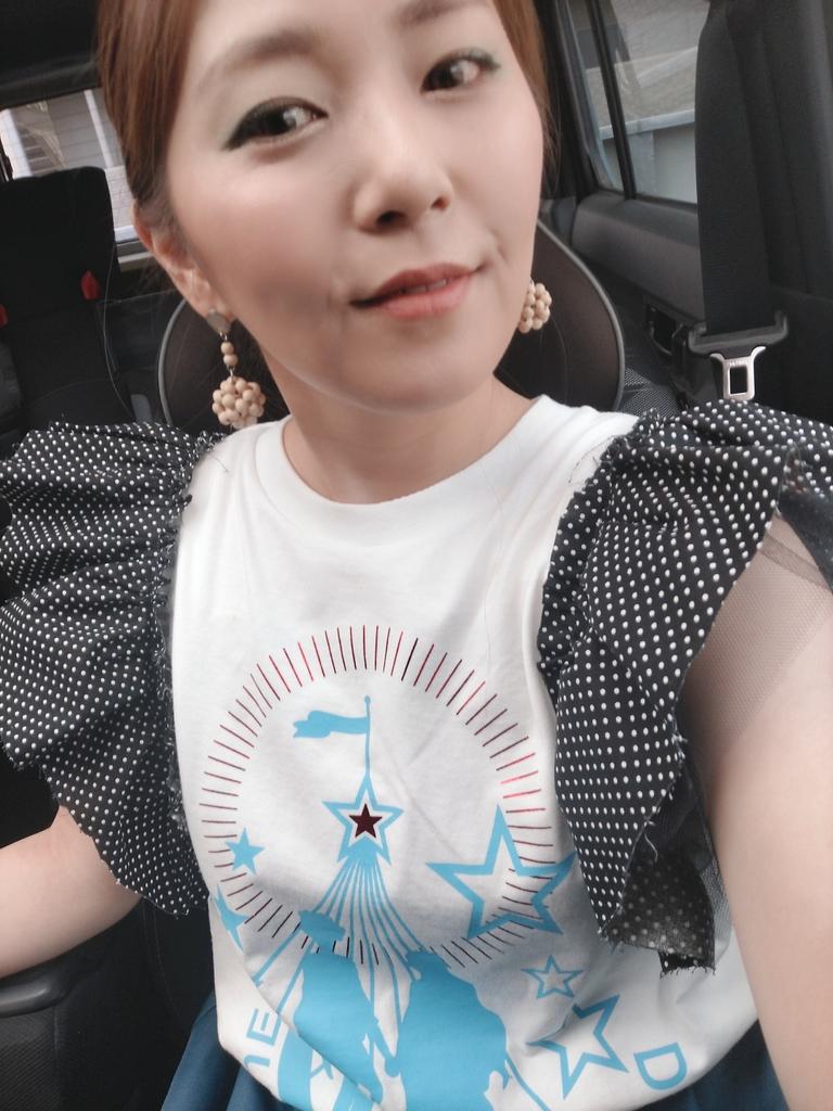 BlackDiamond_37's tweet photo. あの頃の夢は叶わなかったけれど、あの頃憧れていた姿が25年経った今も変わらずここにある事が本当に尊くて、幸せで、ドリの2人に感謝の気持ちが溢れました。
歌うことや表現することの楽しさも難しさも全部ドリが教えてくれた。何年も何年も、私たちに音楽で愛を与え続けてくれて有難うございます♡ https://t.co/AeZ8IKOD6V