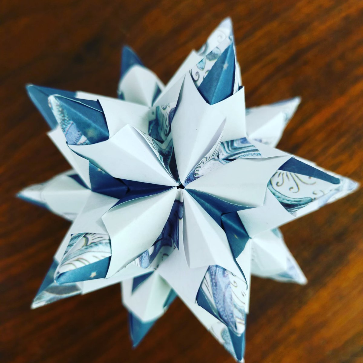 children4nin's tweet photo. Bascetta Starが大好きでずっと折っています
#折り紙 #origami #bascetta #bascettastar https://t.co/hOADIH8Luv