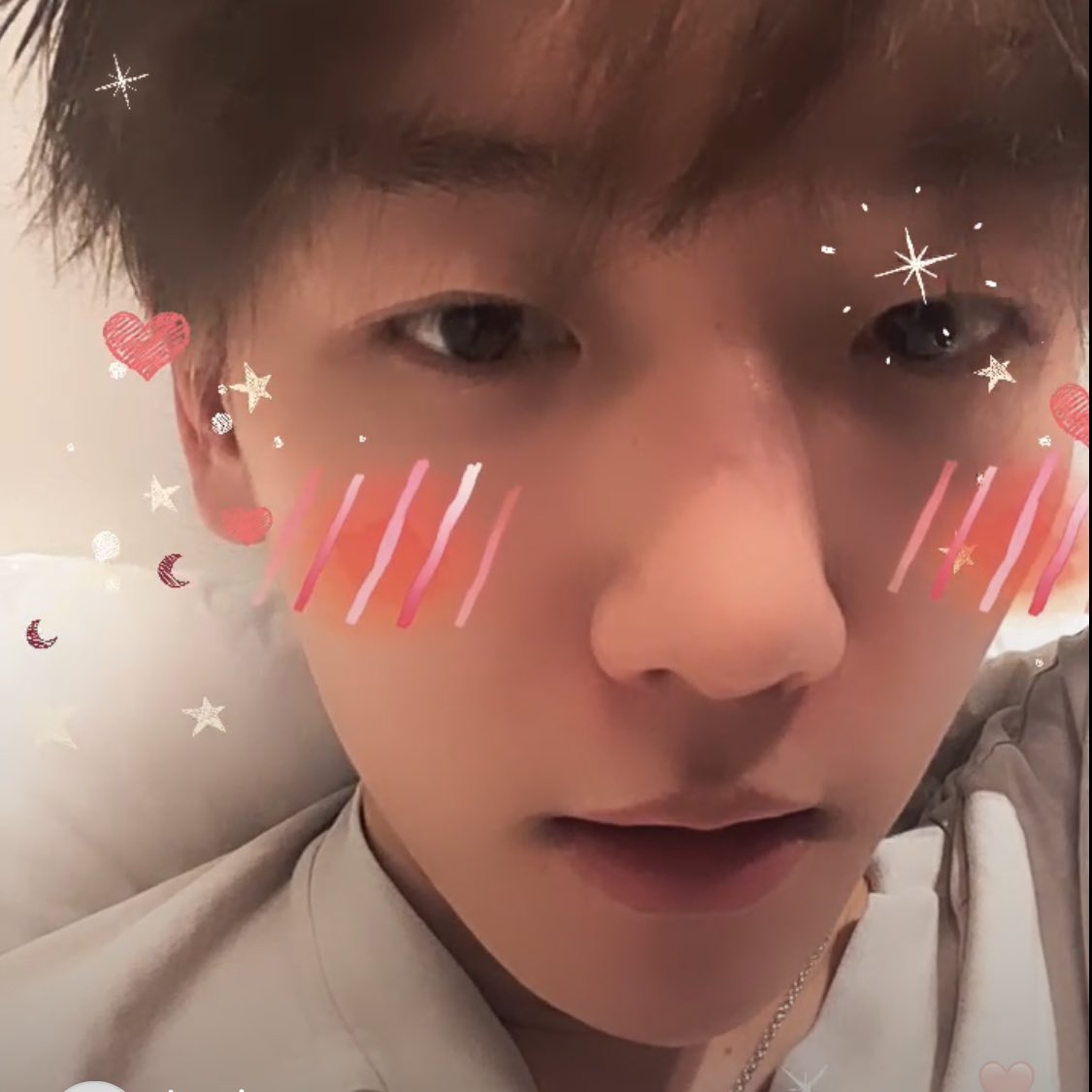 mayisbh's tweet photo. 아 귀여워
예쁜 필터로 바꿔달라는요청에
왼쪽 필터에서 오른쪽 필터로 바꿨는데
뭐가 다른거죠 ? 너무 사랑스러오 .... https://t.co/fgI0qS2dvq