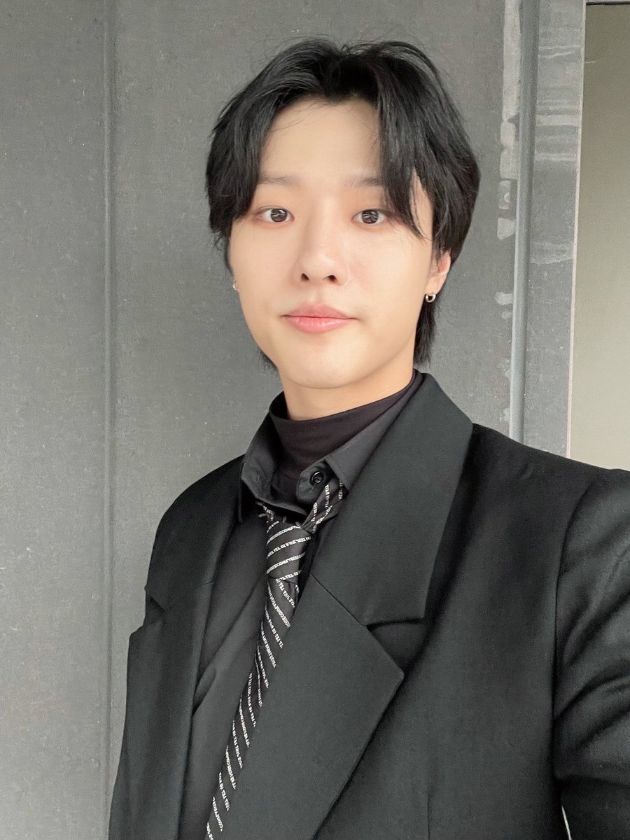 woodzhourly's tweet photo. #WOODZ #우즈 #조승연 #SEUNGYOUN @c_woodzofficial https://t.co/ofFewNaVI8
