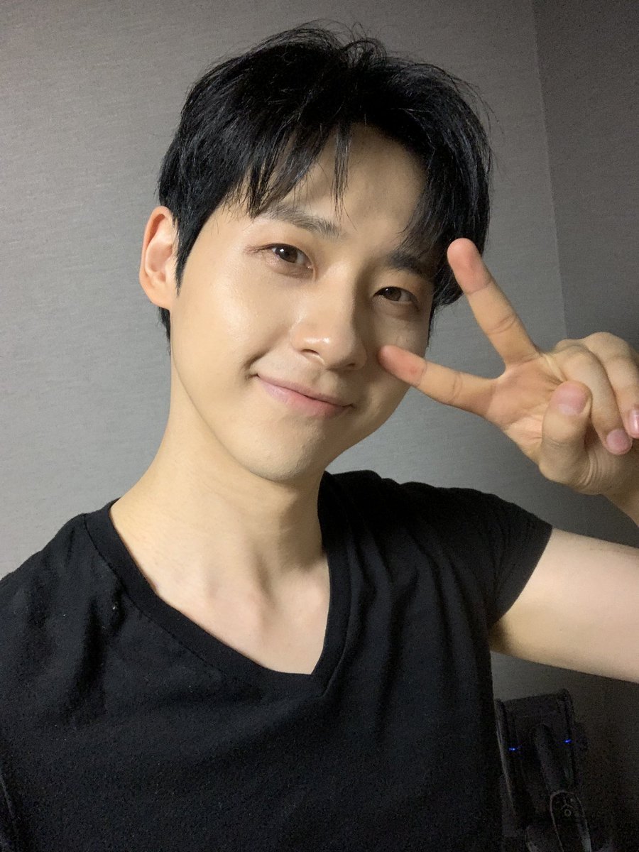 B1A4_CNU's tweet photo. 바나들이 우리가 많이 보고싶었구나 ㅎ https://t.co/dkRo6mxZMr