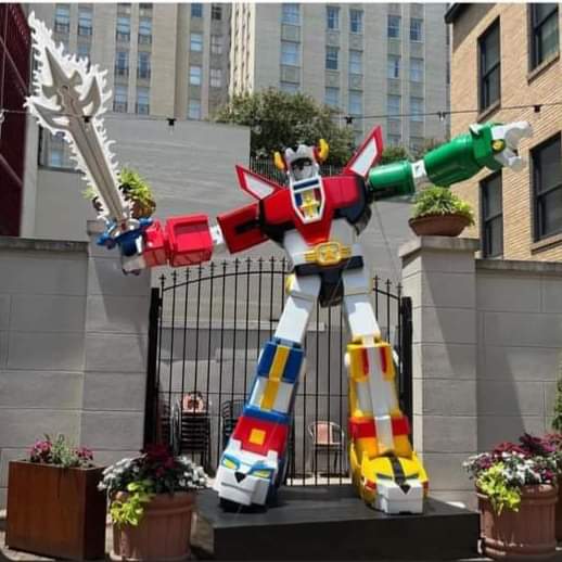 VoltCon's tweet image. Epic Voltron status in St. Louis! :-O #voltron #voltcon