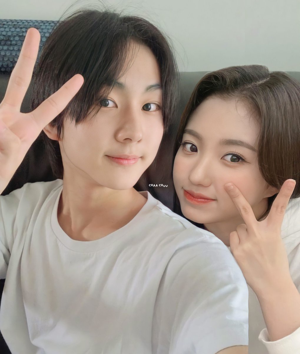 forbitseo's tweet photo. HELLAURRRR ALLLLL!

long time no c bangett, sorry jarang aktif ngehype lagii t___t, ohiya disini aku bakalan cfaw atau long rest karena aku bakalan masuk asrama :D  HAHAHA DADAH SEMUANYA TOLONG JAGAIN BITNYANGZ LUCU T___T 

thank you semuanya lafyew 🙁🤍 https://t.co/6f3NcTNd9e