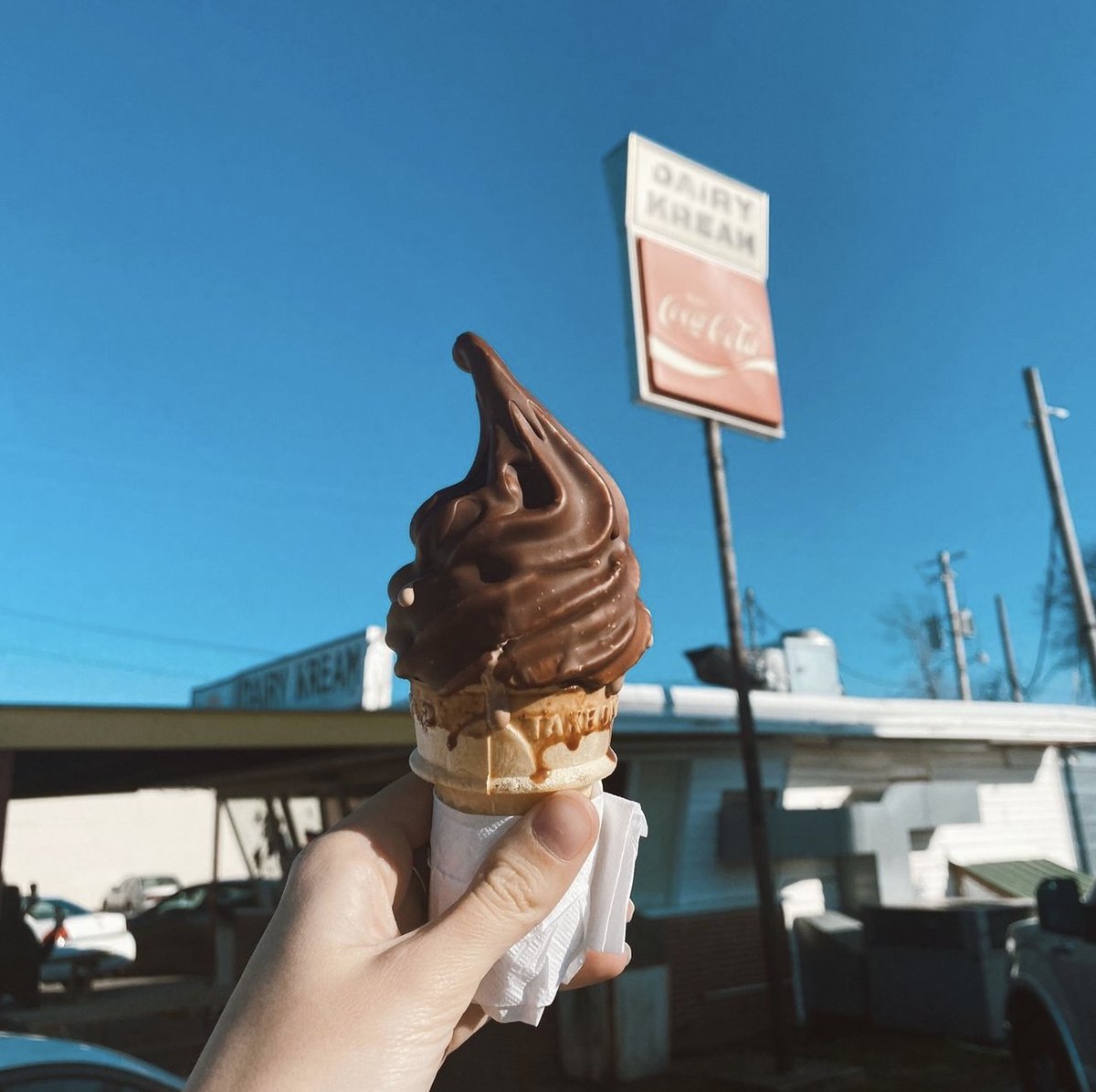 MyTupelo's tweet image. 🙌 🍦 Celebrate #NationalIceCreamDay with a classic dipped cone at Dairy Kream! 

Check out more ice cream specials
📍Funky Cones
📍Mi Michoacana
📍PoPsy