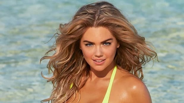 Kate Upton Shares Her Reflections During Her Epic Photoshoot in the Cook Islands https://t.co/WNvvEoUEsz https://t.co/ILpeaejZOc