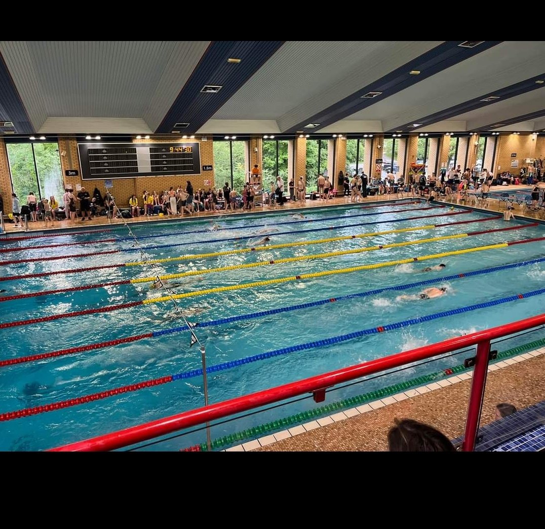 Second day of Satellites Summer Meet
#gowilmslowscorpions