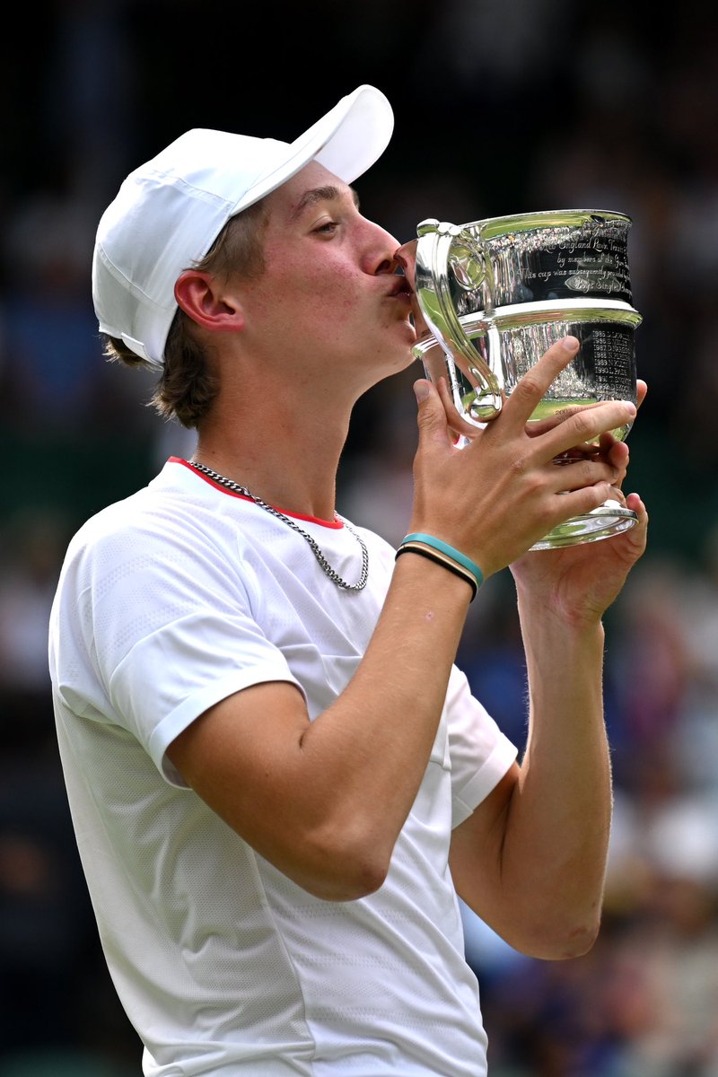 What a performance, Henry Searle! 🏆

Congratulations from all the pack 🐺