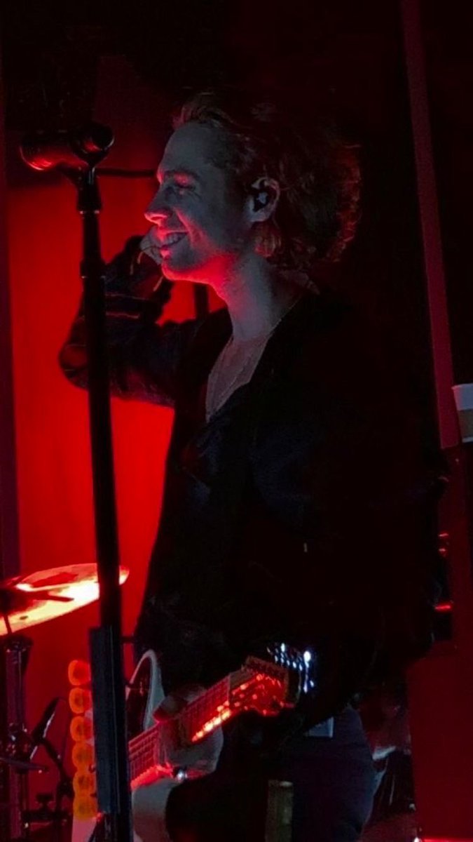 5SecsOfB0yband's tweet photo. Dream Big, kid🩵 https://t.co/IXMC7So3Xa