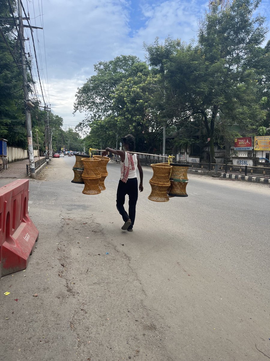 himadree's tweet photo. As he walks in search of a potential customerโฆ
#Guwahati #assam #canecraft https://t.co/3OjcIRYyQJ
