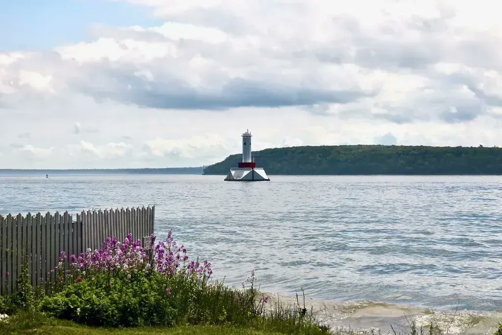 A beautiful photo of the Round Island Passage Light.  It's hard to take a bad photo on Mackinac Island.  #mymackinac #puremichigan