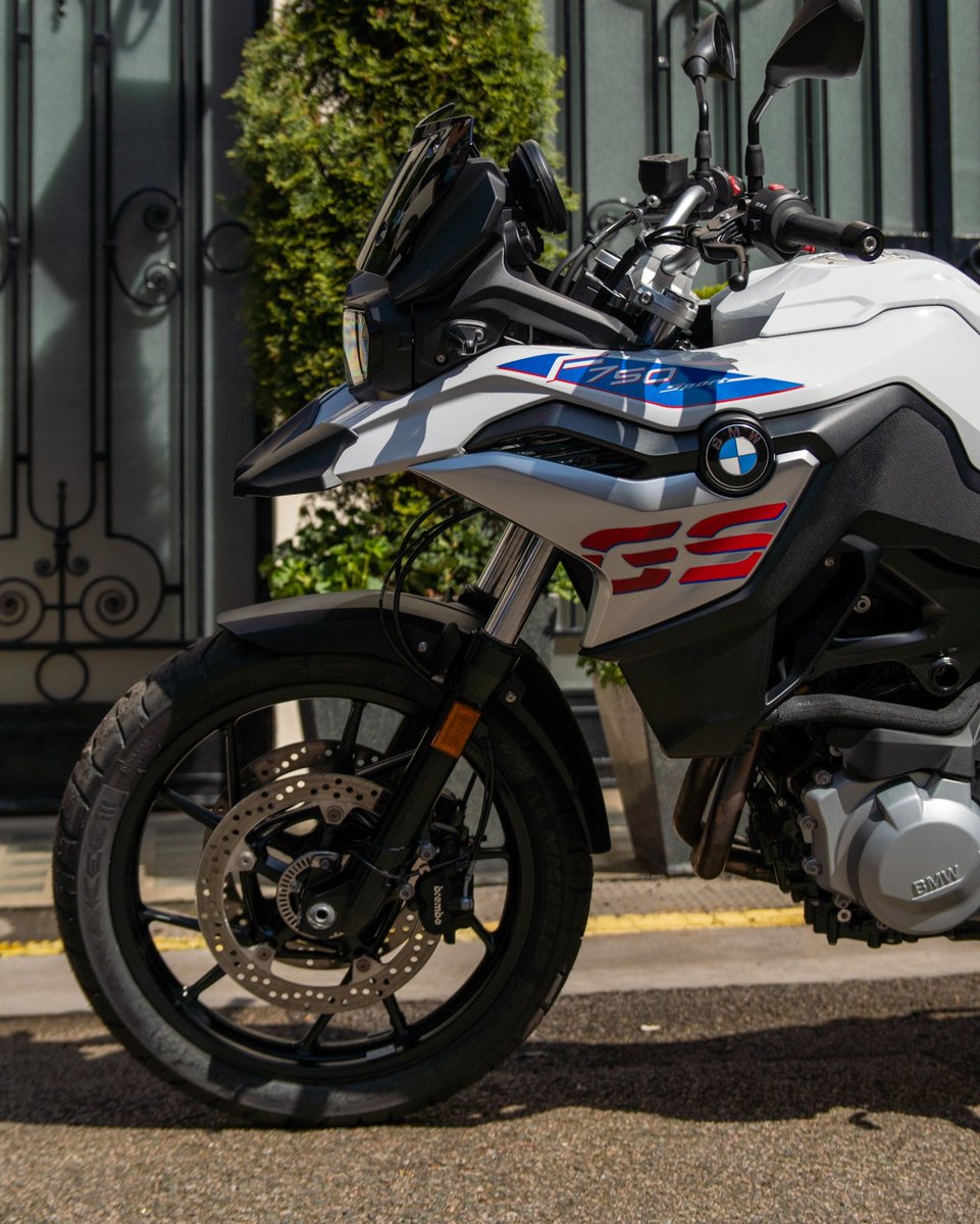 BMWPL_Bikes's tweet photo. Ready for a Summer adventure? The F 750 GS is easy to handle and masters even rough terrain admirably. Thanks to the extensive range of equipment, you can adapt it perfectly to your personal build and wishes.

#bmw #motorrad #bmwmotorrad #bikes https://t.co/2p80jPw01M