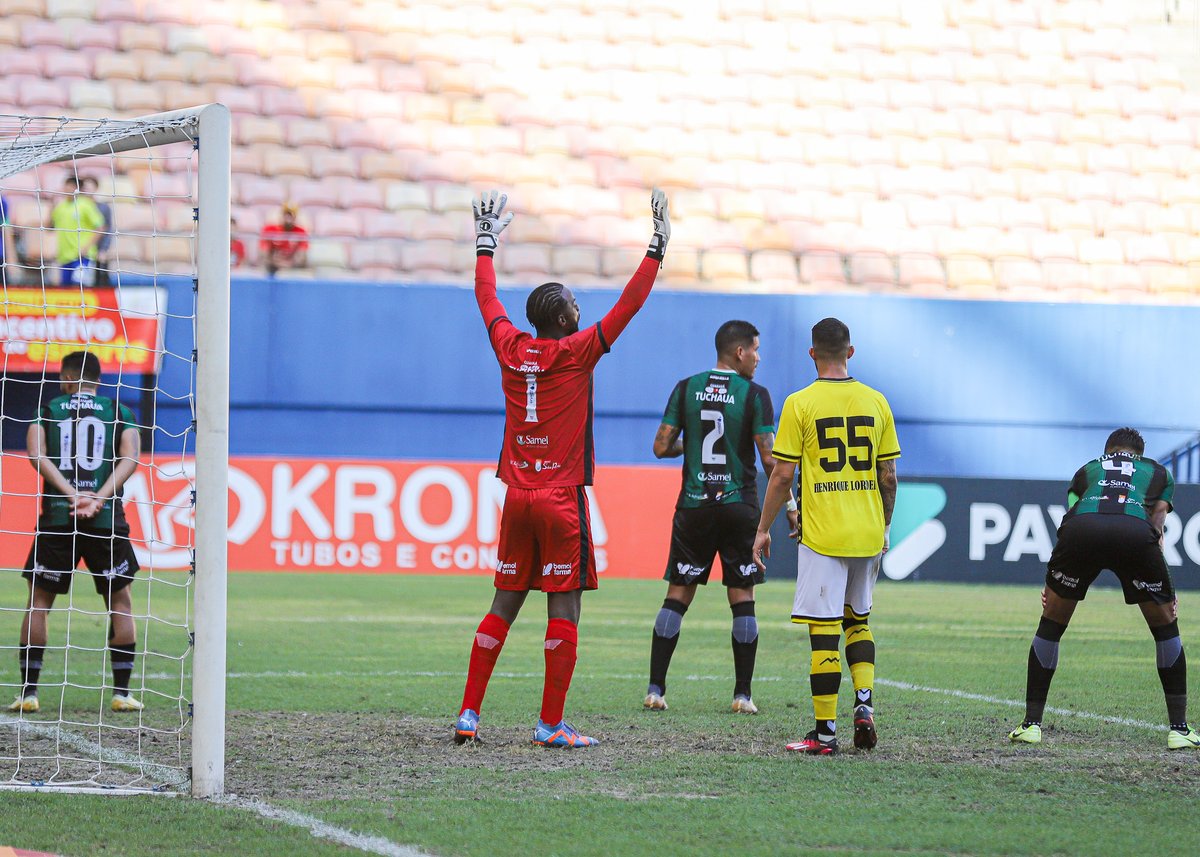 oficialmanausfc's tweet photo. Fotos do confronto de ontem contra o São Bernardo na Arena da Amazônia.

O próximo compromisso do Manaus é contra o Brusque no domingo que vem. Acreditar e trabalhar pelos resultados sempre. 

Vamos!  🏹

📸 @ismaelfotofc

#TimeDaAmazônia 🌳🦅🏹 https://t.co/3N9FSWAOpz