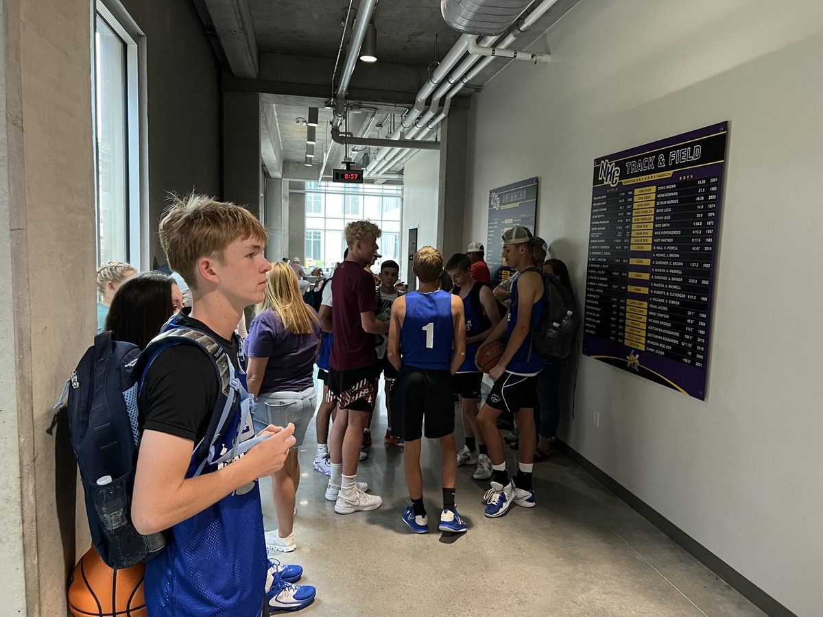InspireJJDavis's tweet photo. Another day , Another gym let’s go @wkeHoops ! https://t.co/9bkGba5zg5