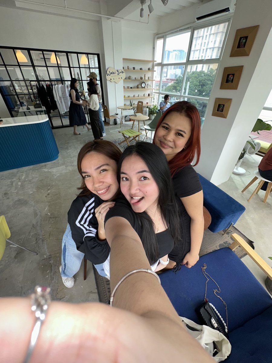 rbynnhrn's tweet photo. reunited after 16 years 🥹🤍 https://t.co/aLjuiqAvyV