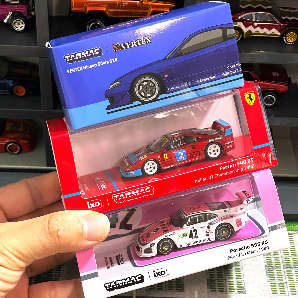 Coming soon from Tarmac Works to be released coming Thursday (tentative). Very nice assortment. Preview video dropping soon on my YT channel. Stay tuned.
#tarmacworks #hobby64 #global64 #hotkustoms #modelcars #164scale