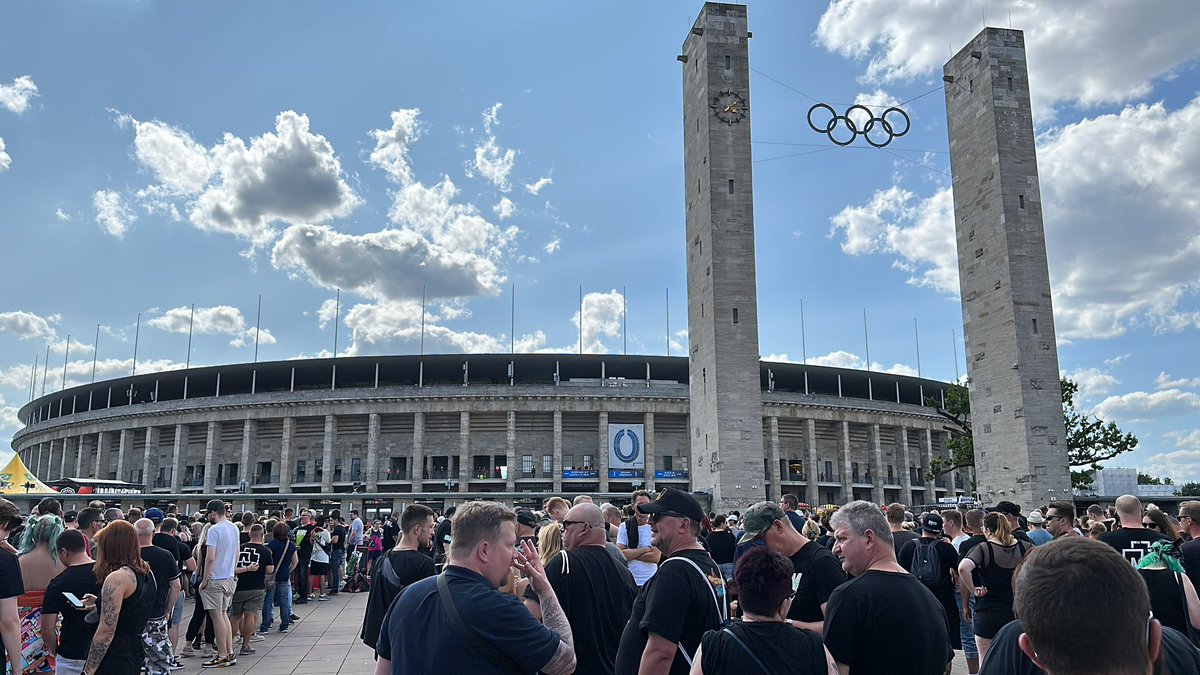 Puffea_'s tweet image. Oh 😏
#Rammstein #Berlin