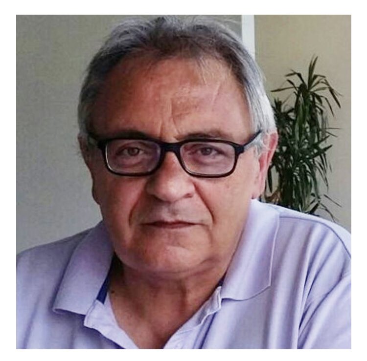 Des d’Esquerres d’Arbeca volem expressar el nostre sentit condol a la família i amics per la pèrdua del Joan Simó i Falcó. 
Us acompanyem en el sentiment.