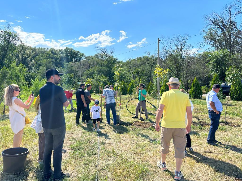 TC_TiflisBE's tweet image. 15 Temmuz Demokrasi ve Milli Birlik Günü kapsamında, “Türkiye Yüzyılının Kahramanları” anısına GÜRTİAD’ın katkılarıyla Gürcistan’daki iş insanlarımızla birlikte GÜRTİAD Kenan Yıldırım Hatıra Ormanı’nda fidan diktik.

#VictoryofDemocracy
#HeroesofTürkiyeCentury