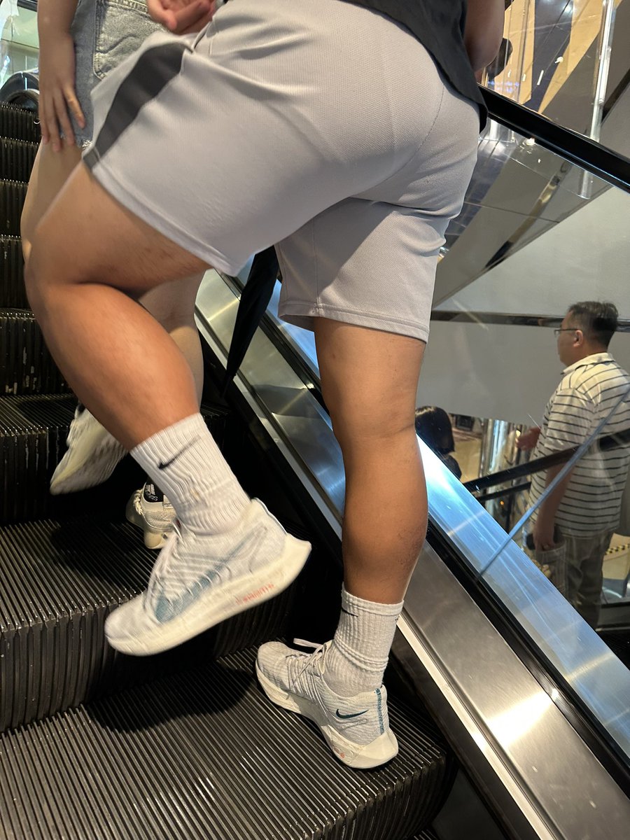 西裝翹臀 tweet media