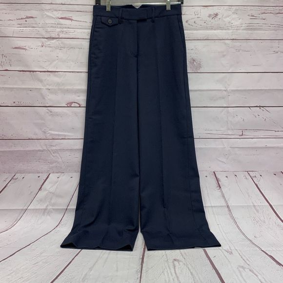 curvyconsign's tweet photo. So good I had to share! Check out all the items I'm loving on @Poshmarkapp #poshmark #fashion #style #shopmycloset #jcrew #torrid #anntaylor: https://t.co/NpigpK28pp https://t.co/gITi7ogOFn