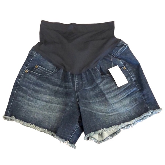 Karen Brooks tweet media