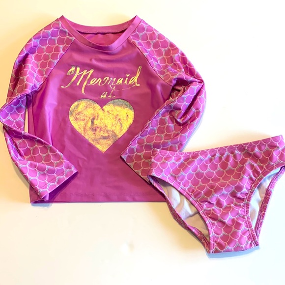 MyMomsBasement's tweet photo. So good I had to share! Check out all the items I'm loving on @Poshmarkapp #poshmark #fashion #style #shopmycloset #catjack #americaneagleoutfitters: https://t.co/P5Kogyaz5k https://t.co/UWbwFu8IDq