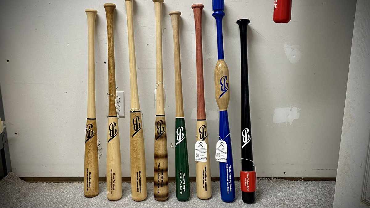 2 gars de chez ns se lancent dans la fabrication de bâtons de ⚾️

Éric Brisson et Stéphane Morissette sont les propriétaires de l’entreprise T-Bats et ils ont été assez fins pour recevoir <a href="/IciLesMalins/">Les Malins</a> chez eux! 

ici.radio-canada.ca/ohdio/premiere…

tbats.ca