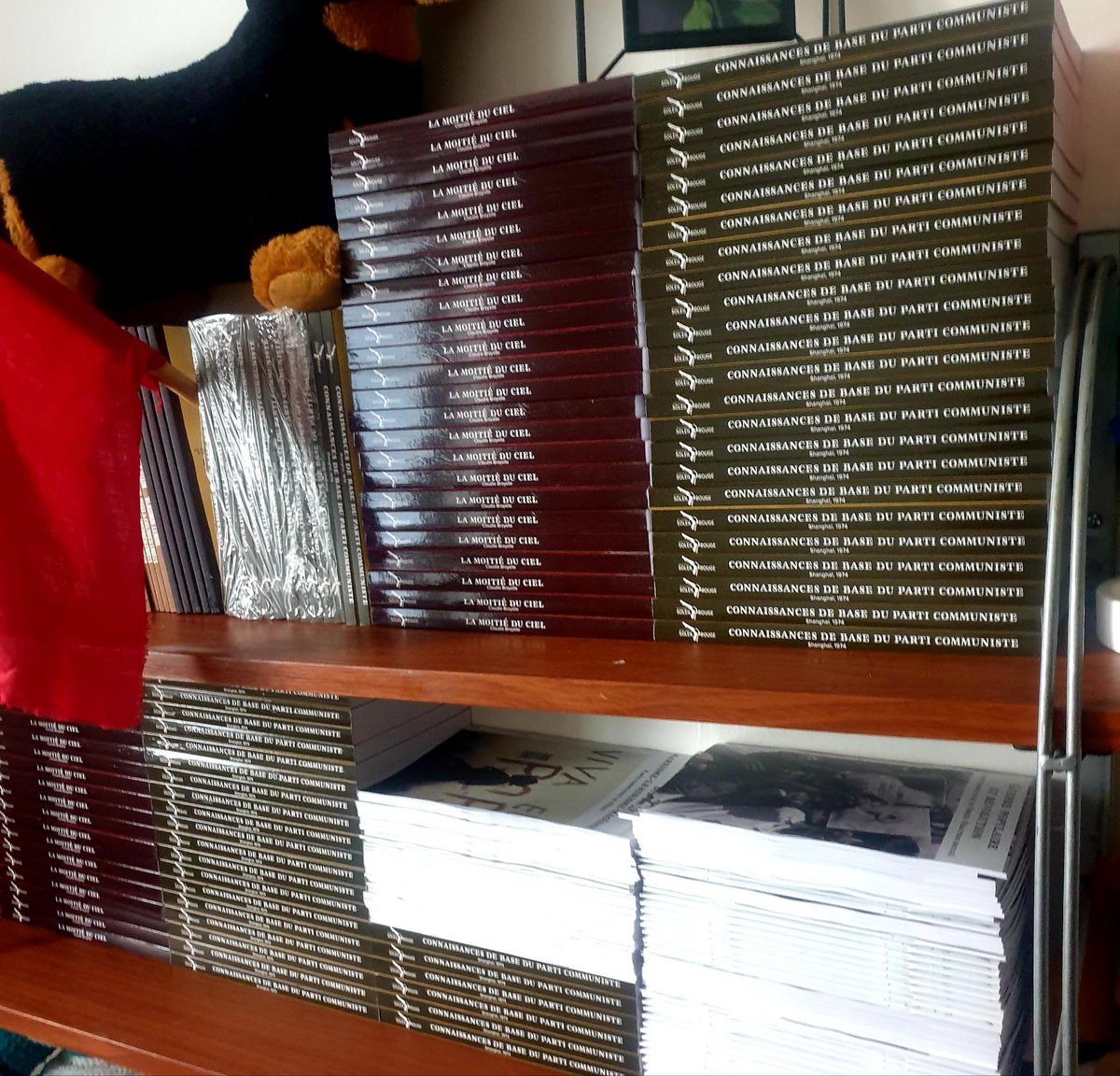 RESTOCK
Nos livres et brochures sont de retour en stock ! Pour commander, rendez-vous directement sur notre site :
 editionsoleilrouge.com

#lecture #editionmilitante #communism #bookstagram #maoism #editionndependante