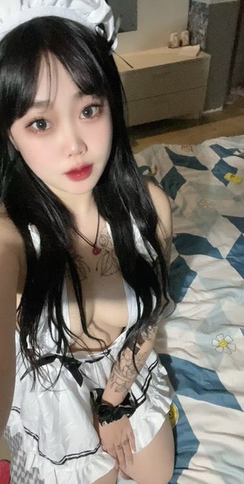 【妹子花名】小白菜
【所在位置】#融圣国际
【修车费用】600p  900pp
【凶器罩杯】C
【身高身材】身高164体重102斤
【实际年龄】21岁
  妹子丰满型 前凸后翘，大胸翘臀，69，口💥，这些基础服务都有，妹子后入极佳，下面水汪汪，推荐
#长沙资源 #长沙外围 #长沙全套 #长沙外围