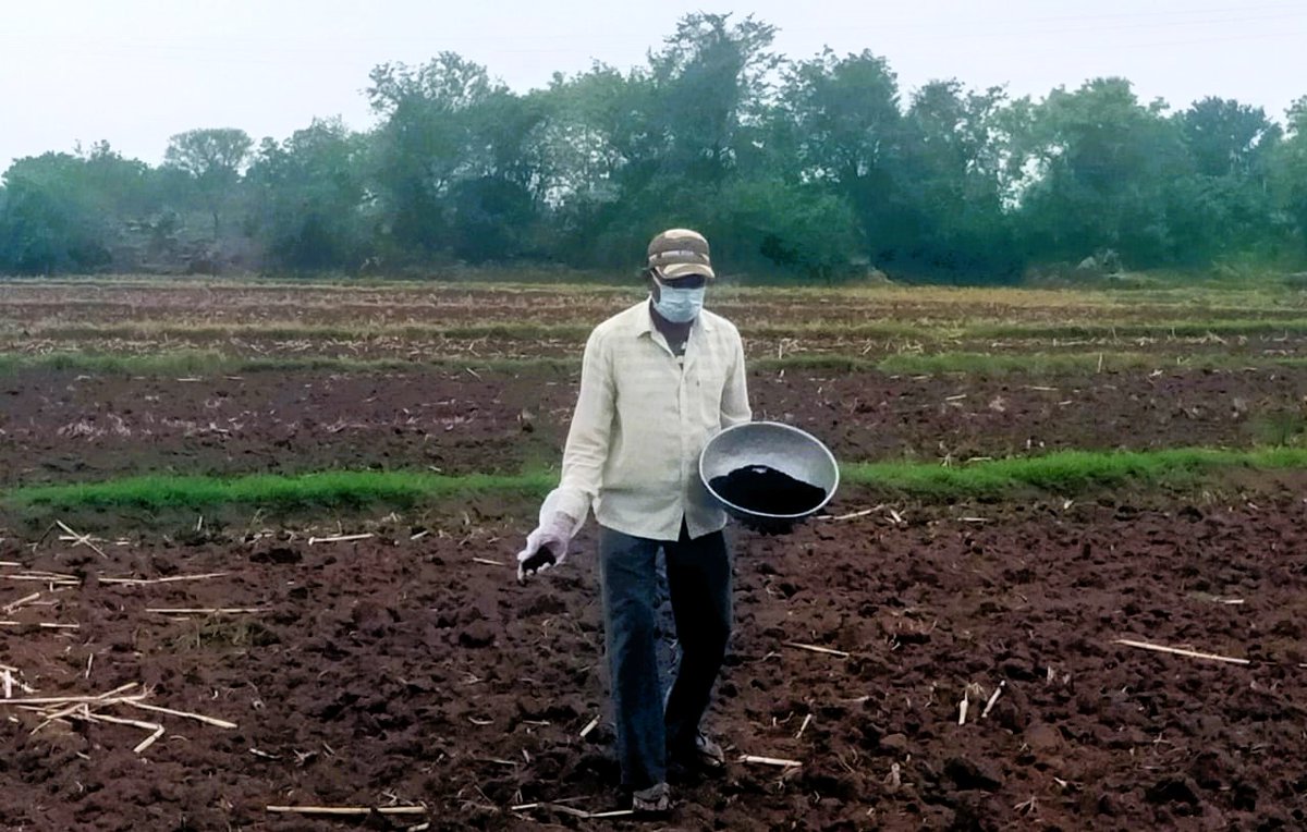 @DRF_India  is taking #regenerativeagriculture to new heights with a pilot implementing the application of biochar in 100 acres in Telangana.
Biochar offers immense potential for enhancing soil fertility and mitigating #climatechange. 
#sustainability #climateaction #carbonsink