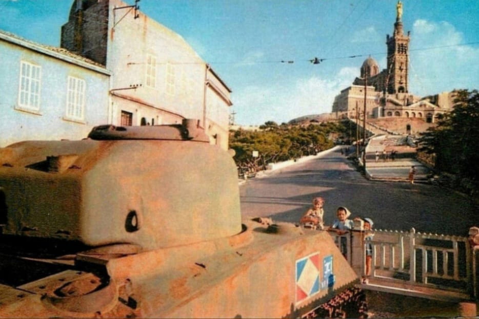 PereBilo's tweet photo. Le Maréchal-des-logis André KECK est mort dans ce char, le Jeanne d'Arc, au pied de Notre Dame de la Garde le 25 août 1944, il allait avoir 24 ans. Ont été aussi tués avec lui le brigadier Guillot et le Cuirassier Clément. Les Cuirassiers Riquelme et Latour ont été blessés. https://t.co/1fhsnOk6Gz