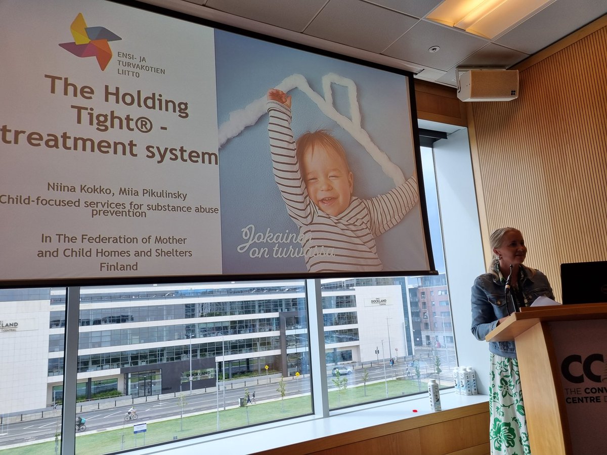.@Ensi_turvakodit maailmanlaajuisestikin uniikki #pidäkiinni -hoitojärjestelmä on esillä juuri Dublinissa #WAIMH2023 .<a href="/Niinakokko1/">Niina kokko</a> kertomana.