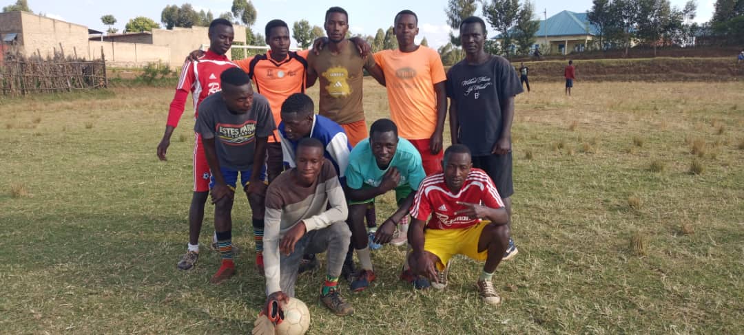GicumbiN's tweet photo. #siporo Urubyiruko rwa @GicumbiDistrict #Byumbasector rwateguye umukino wahuje zone y'umugi na zone y'icyaro ni umukino urikubera mukagali ka kibali nyuma yumukino haraza gikorwa ubukangurambaga. https://t.co/rT6sk5Vdwh