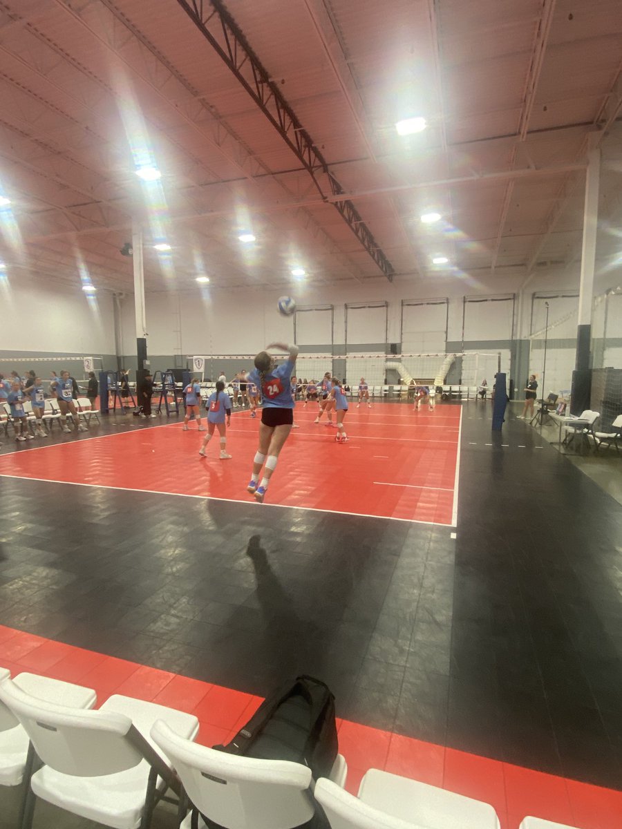 PrepDigIN's tweet photo. Team play has begun! Loving the effort from: 

24 Alexis Muegge (serving)
31 ⁦@alistrangee2⁩ 
33 Haley Torbert
35 Marin Walters

#PDFreshmanShowcaseIN ⁦@TheAcademyVB⁩ ⁦@PrepDig⁩ https://t.co/57vhKfbnzF