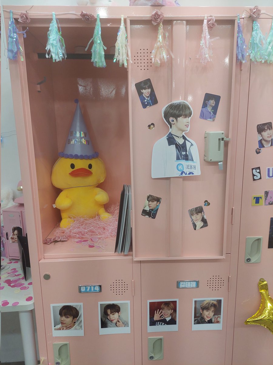 l3_honaharu's tweet photo. 럭드 너무 뽑고 싶었는데 마감이었던 ㅠㅠ 그래도 태래 모고 만점 받았습니다(무브가 생각이 안나서 슴덕 언니의 도움으로 맞힘) 내부 너무 예쁘게 꾸며져 있었고 네컷 필름?도 너무 귀여웠어요!
#태래가_온_여름을_기억할게요
#summer_dream_with_taerae https://t.co/JsBfOnR9TP