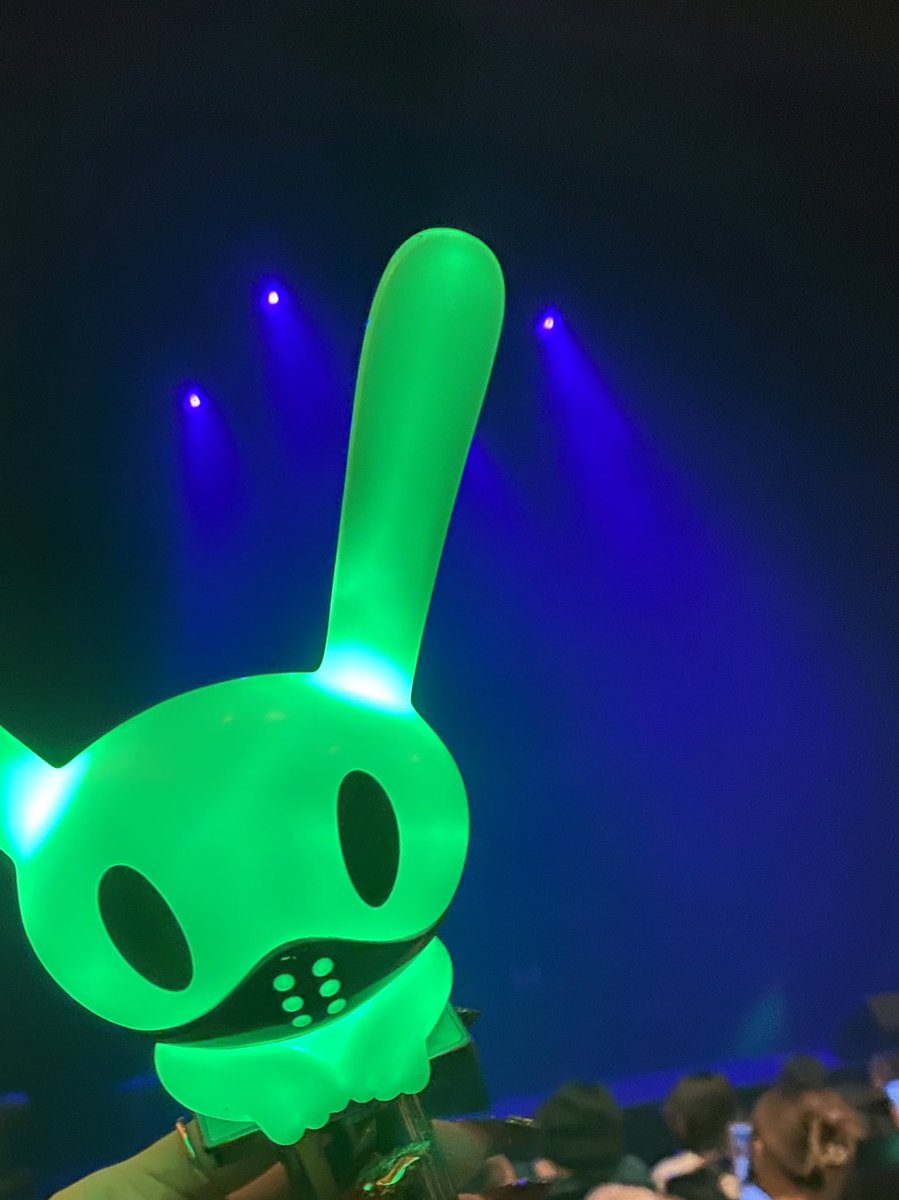 daevocal's tweet photo. @BAP_Bangyongguk thank you for the amazing night 💚 you’ll always be my greatest pride and joy, words can never explain how proud I am of you and all your achievements. https://t.co/I8us2RNylW