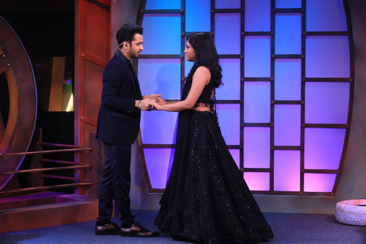 Sumbul and Sumedh are here to make the housemates dance to their tunes!🤩😋

Don't miss their chemistry on #WeekendKaVaar at 9pm tonight, streaming free only on #JioCinema

jiocinema.onelink.me/fRhd/vmm7lnpg

#BBOTT2onJioCinema #BiggBossOTT2 #SumbulTouqeerKhan  #SumedhMudgalkar