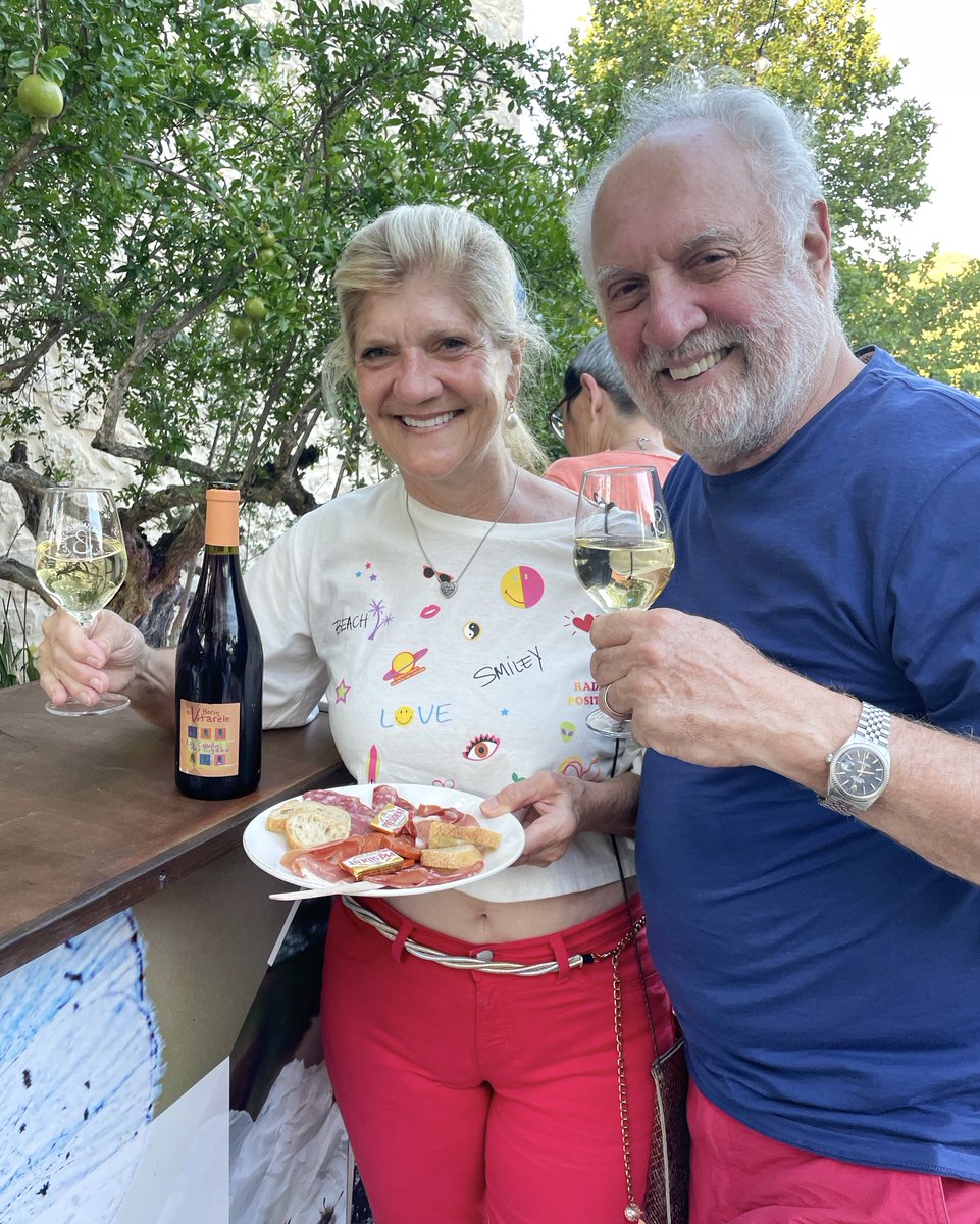 bear_wines's tweet photo. On the road tasting new vintages!  This evening was at @borielavitarele. So fun. The winemaker is a young woman, named Camille and her partner Ulrich was spinning vinyls and playing some great music.  They had fresh oysters harvested earlier in the day, a nice charcuterie plate, https://t.co/4wdJLCoWmf